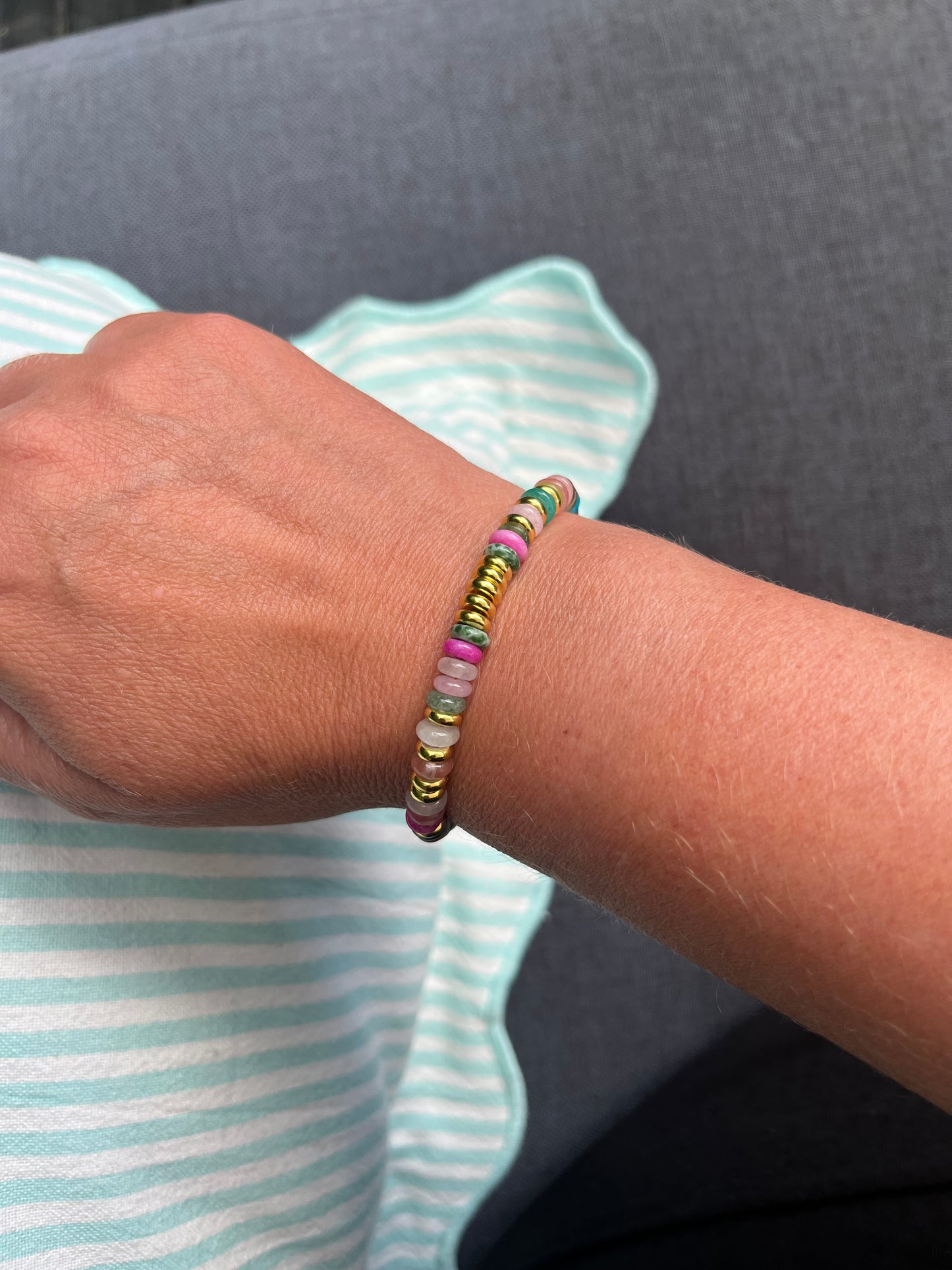 Colorful perle armbånd