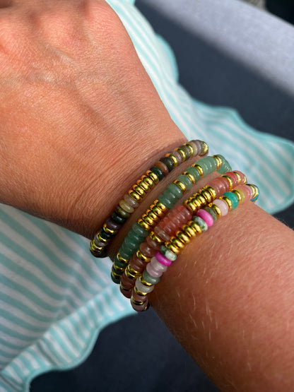 Colorful perle armbånd