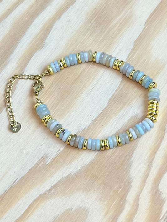 Lys grøn/grå perle armbånd